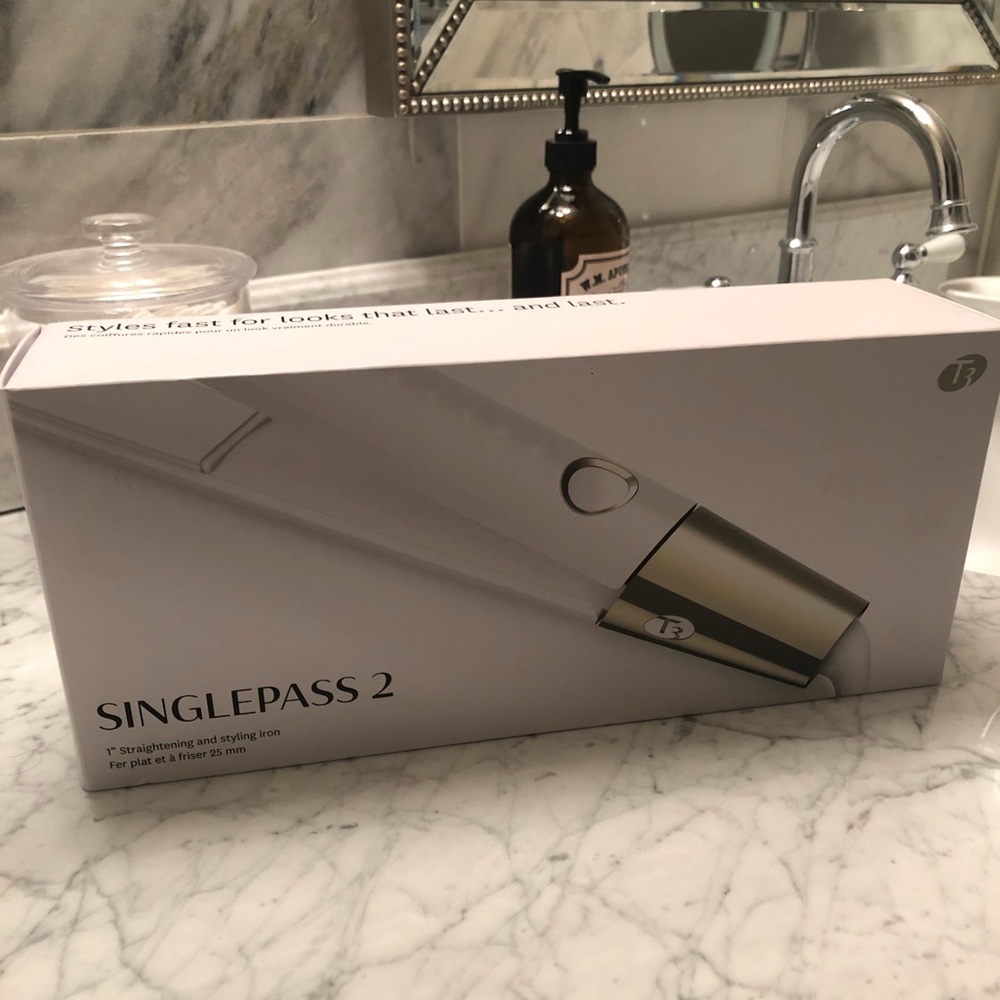 T3 Single Pass 2 Flat iron. White&rose gold